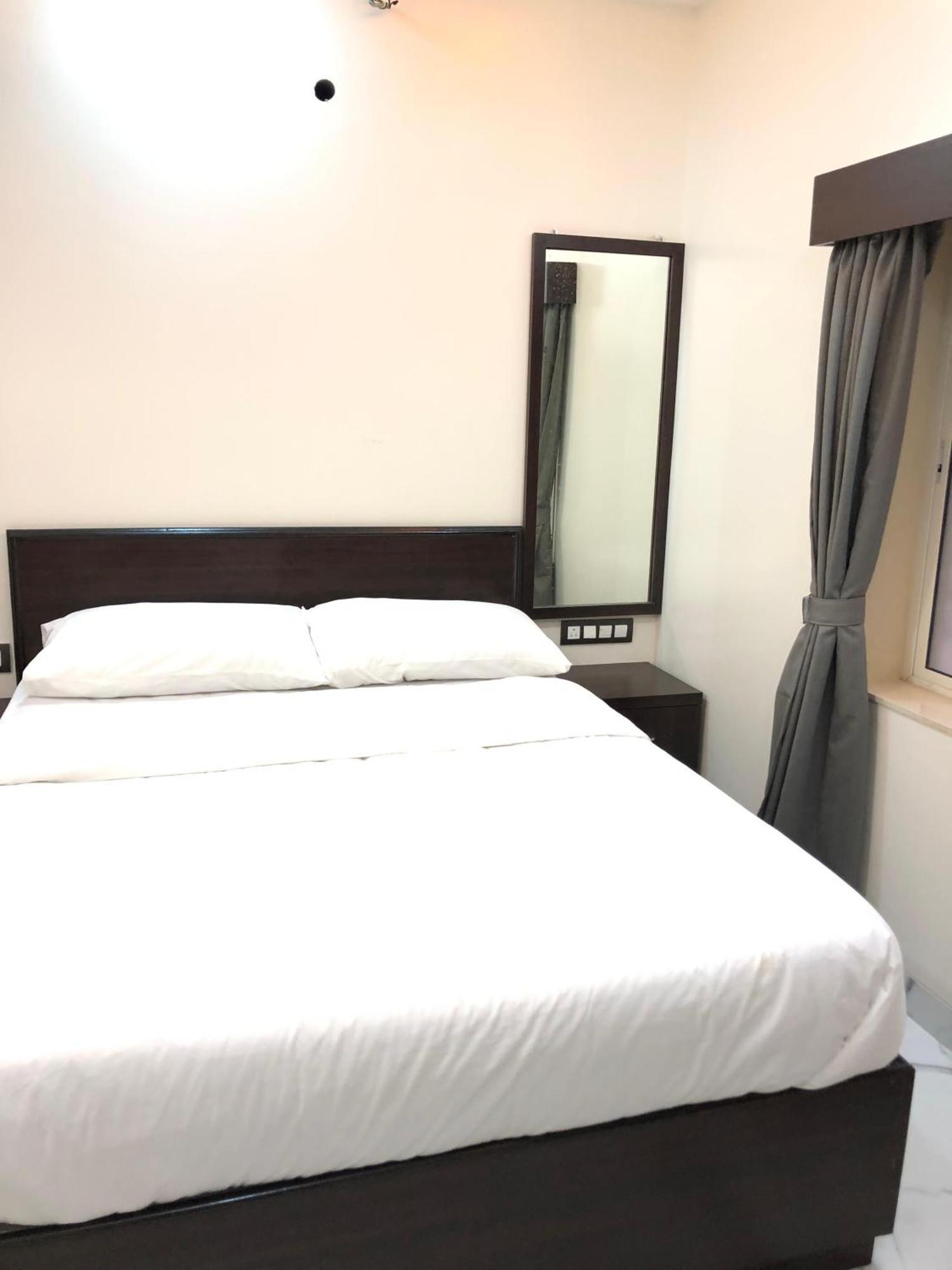 Sameena Guest House Панчгани Экстерьер фото