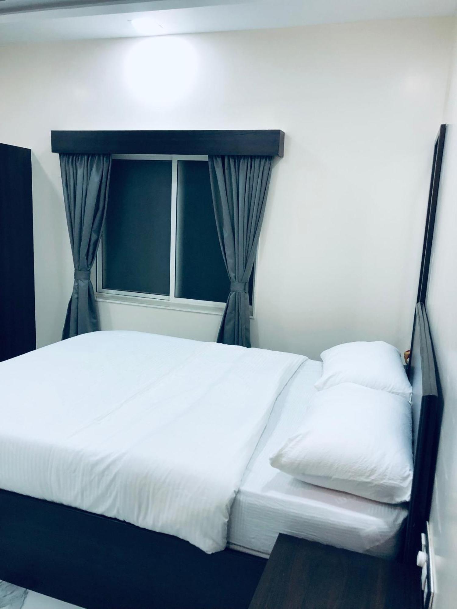Sameena Guest House Панчгани Экстерьер фото